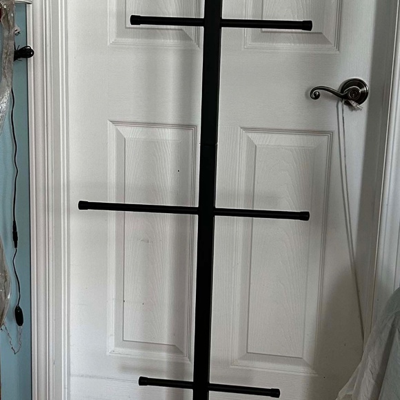 NECKLACE OR SCARF STAND, BLACK STEEL, 3 LONG RODS, 2 SHORT RODS, 1 ROUND HOLDER - Picture 5 of 5